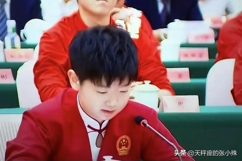 孙颖莎领跑微博年度最喜欢运动员，但持续100多天的热搜断了-孙颖莎微博超话社区新浪