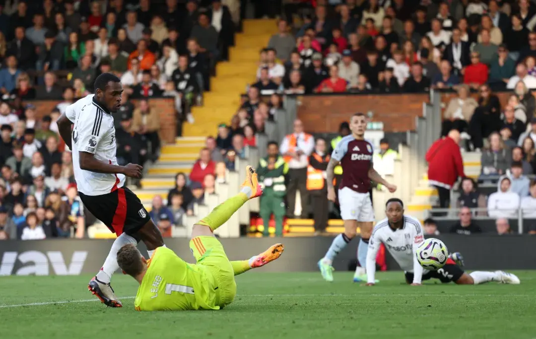 热刺曼联均逆转取胜，阿森纳遭赛季首败丨第8轮-热刺阿森纳比赛