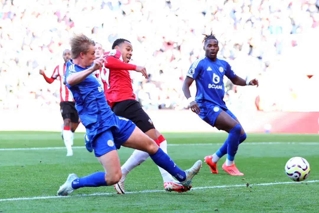 热刺曼联均逆转取胜，阿森纳遭赛季首败丨第8轮-热刺阿森纳比赛