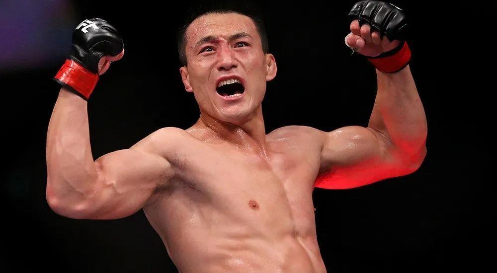 眼下“一拳超人”宋克南重伤了对手！完美回归！-一拳超人漫画免费阅读下拉式