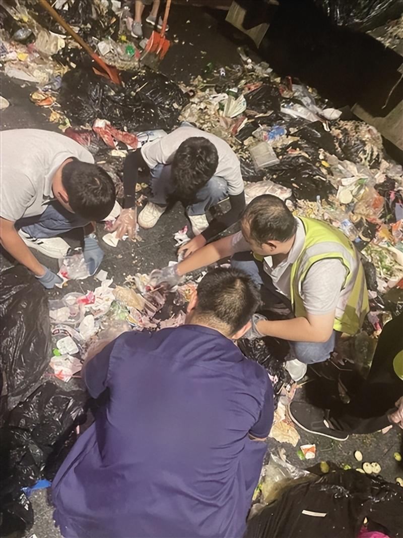 两个多小时，一群人，翻找了10吨垃圾——丢失的18克黄金首饰找回来了-黄金手链丢了好伤心