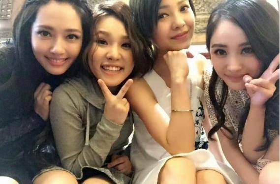 杨幂郭采洁郭碧婷谢依霖同框,梦回《小时代》-杨幂和郭碧婷谁更好看