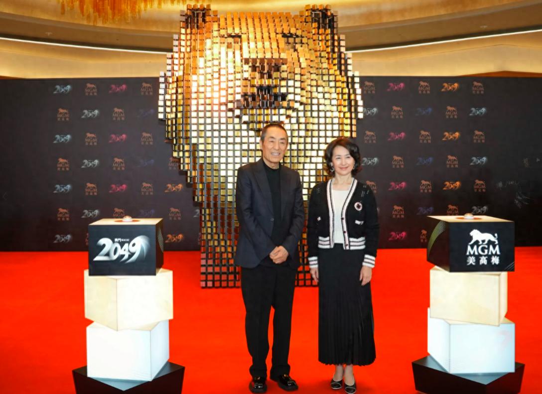 张艺谋《澳门2049》首映：霍震霆不等郭晶晶，董明珠穿红衣好喜庆-张艺谋《澳门2049》首演时间是多少