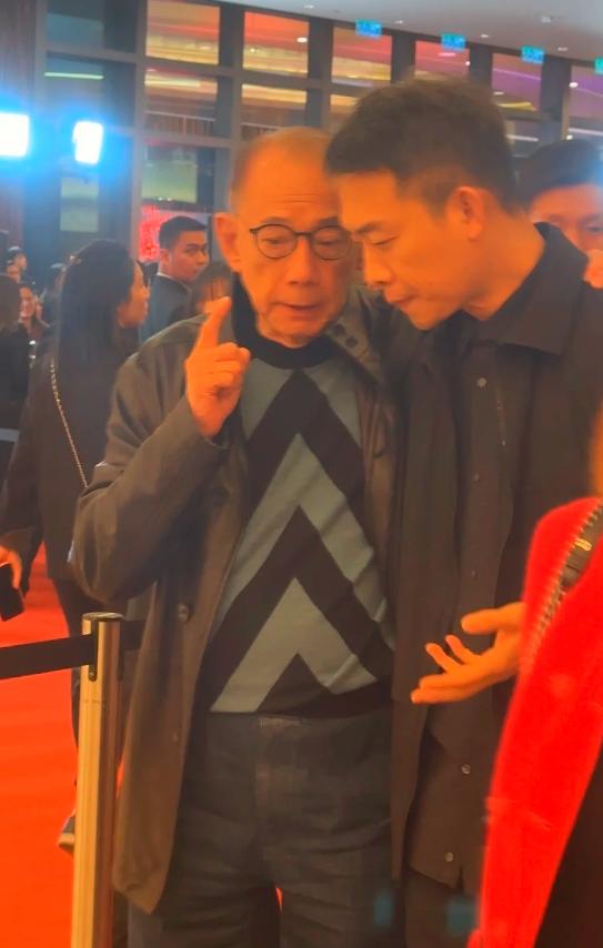 张艺谋《澳门2049》首映：霍震霆不等郭晶晶，董明珠穿红衣好喜庆-张艺谋《澳门2049》首演时间是多少