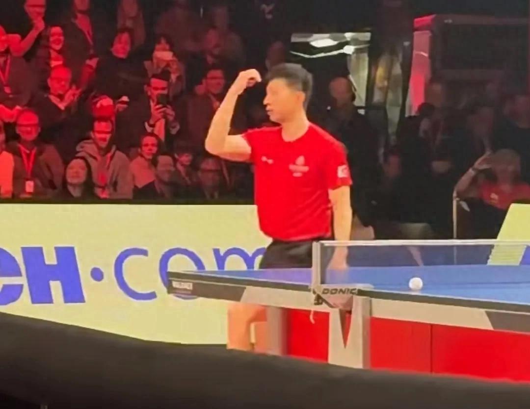 马龙：泪目！36岁的他依旧是莫雷加德和奥恰翻不过去的高山-马龙和德国雷诺啥的那个打乒乓球那个视频给我搜一下