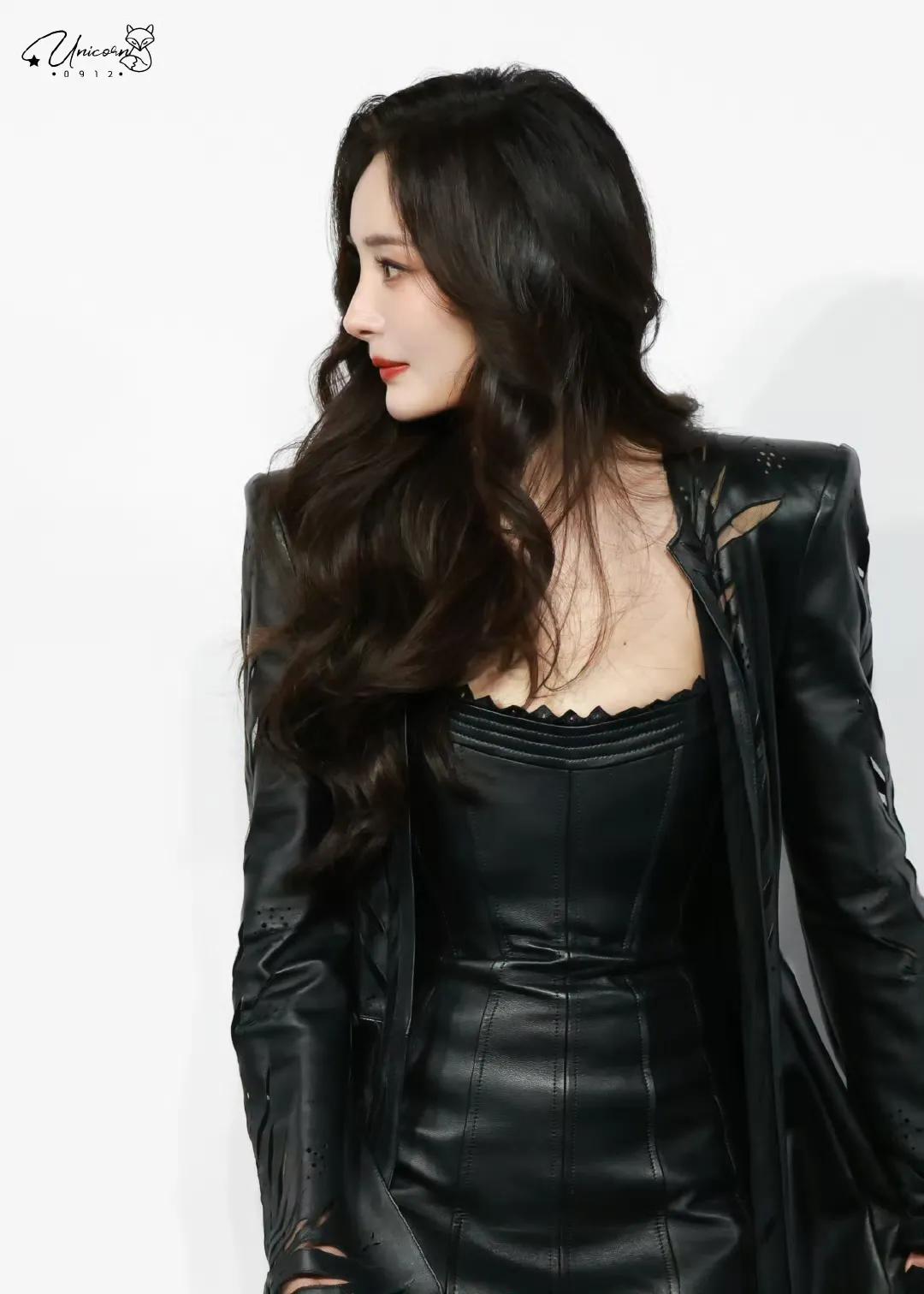 杨幂和3位时代姐妹花疑似耍大牌，杨幂对接霸气回应：无出场顺序-杨幂和哪些人谈过