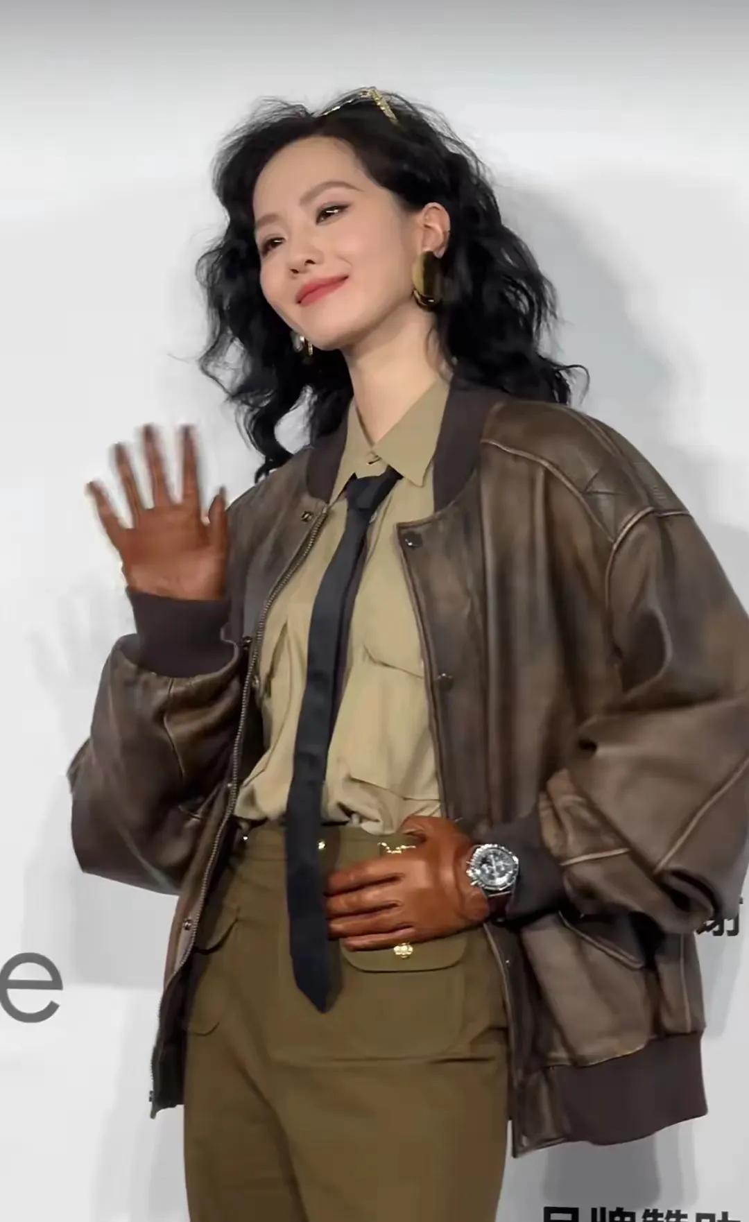 嘉人盛典，出场顺序暴露江湖地位，杨幂诗诗争咖位，压轴雷打不动-嘉人盛典为什么没有赵丽颖