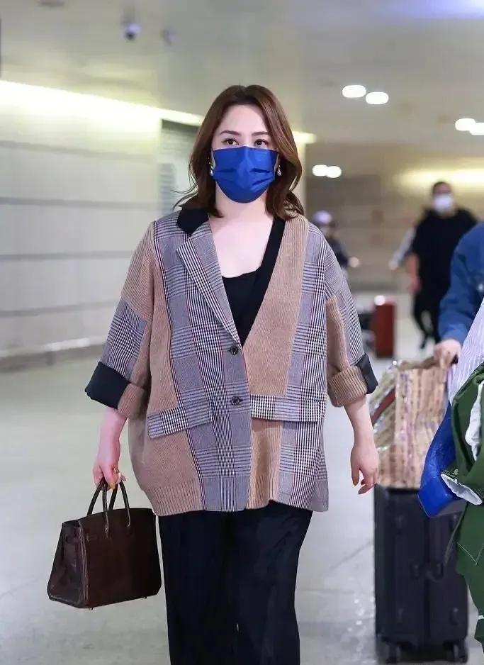 阿娇被曝疑知三当三！又被男方拍私密视频，男方因诈骗800万被抓-阿娇是哪里人