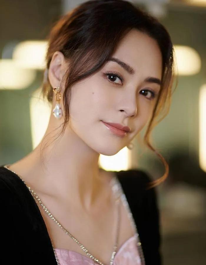 阿娇被曝疑知三当三！又被男方拍私密视频，男方因诈骗800万被抓-阿娇是哪里人