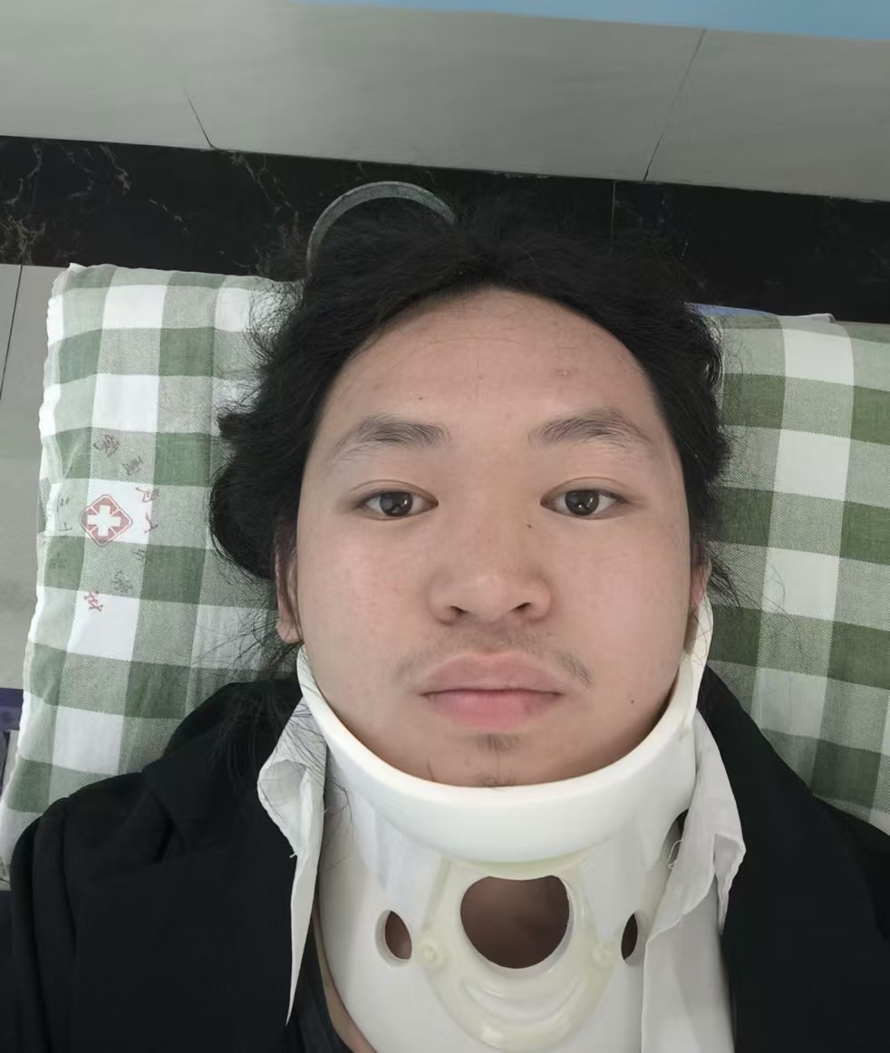 “立马停止对我的过激行为！”东莞一男生称阻止男子尾随偷拍女生裙底，被击打30多次-立即停止的成语