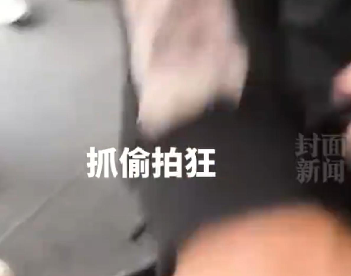 闹大了！小伙阻止偷拍被打进医院！偷拍男暴起伤人，路走窄了！-大大小小下一句