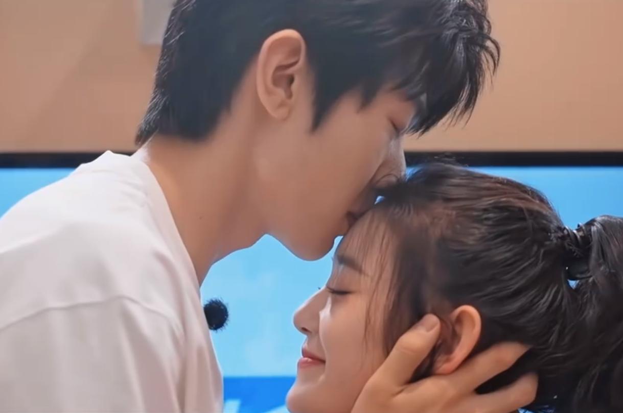 烂！男女单独配对，刚见面就亲嘴，演技类综艺的脸都被丢尽了-男女之间见面