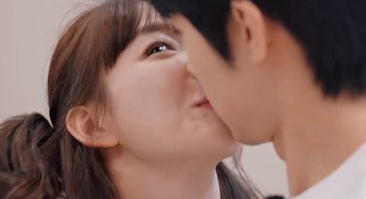 烂！男女单独配对，刚见面就亲嘴，演技类综艺的脸都被丢尽了-男女之间见面