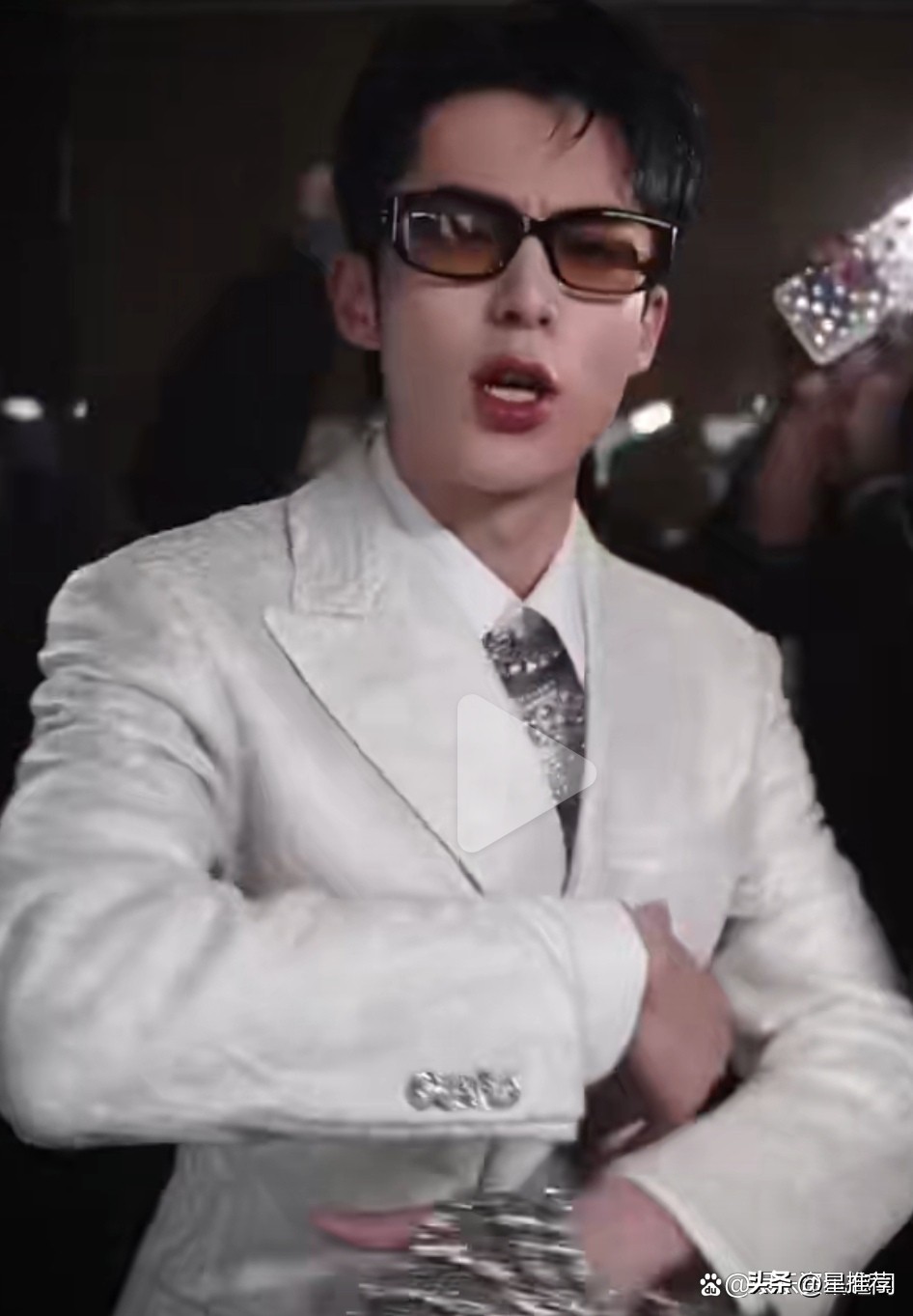 王鹤棣新歌又怼又内涵的，内娱哪位神人谁惹他了？-王鹤棣演唱视频在线观看