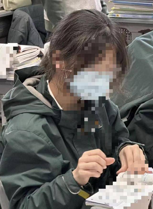 家长直呼看不懂！10后女生独爱“鲶鱼须”刘海，男生流行“微分碎盖”，你家有同款吗-鲶鱼须图片大全