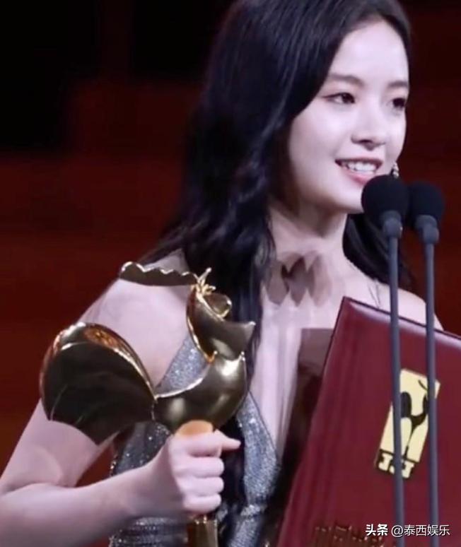 金鸡奖这一晚，李庚希获影后遭网友群嘲：实在选不出来真的别办了-李庚希好漂亮