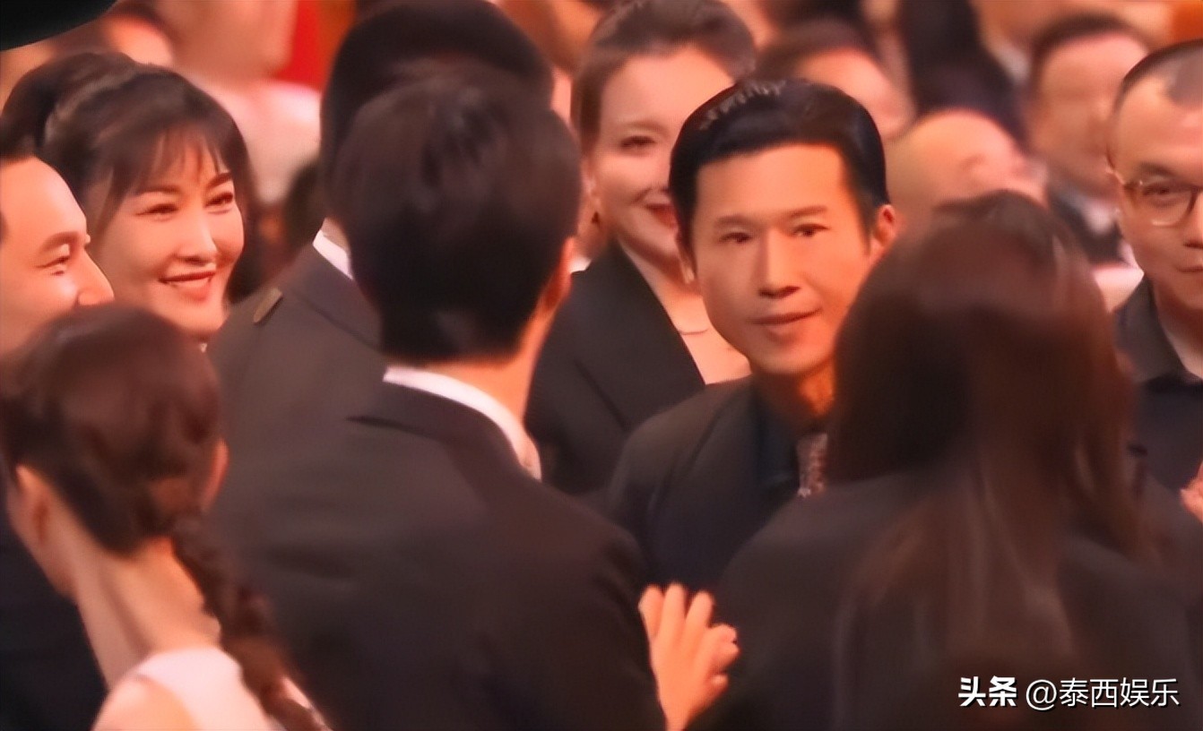 金鸡奖这一晚，李庚希获影后遭网友群嘲：实在选不出来真的别办了-李庚希好漂亮