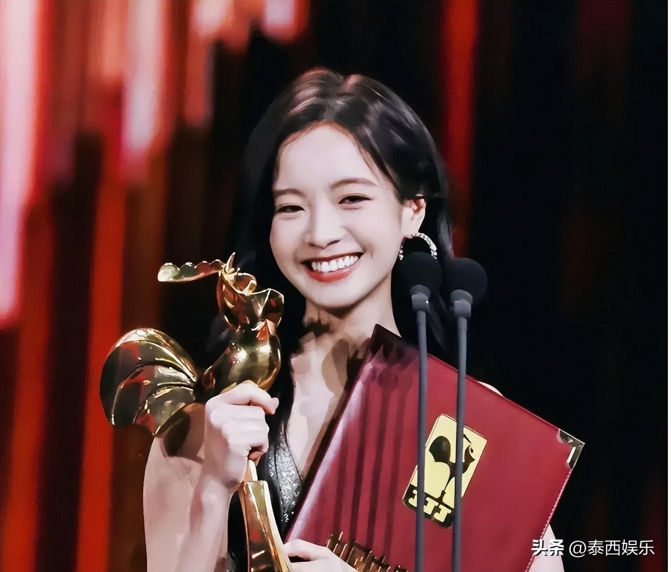 金鸡奖这一晚，李庚希获影后遭网友群嘲：实在选不出来真的别办了-李庚希好漂亮