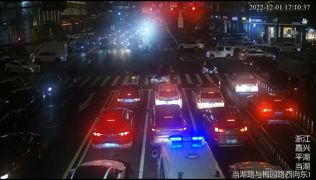 为45°的温暖点赞，这三名驾驶员好样的！-赞美驾驶员文章