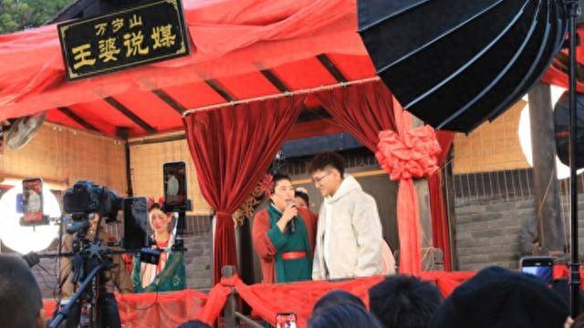 直播相亲火了！为什么越来越多的年轻人愿意相亲了？-直播相亲是真的吗