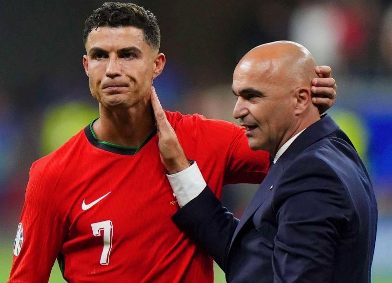 足球先生投票，葡萄牙队长临时换人！30岁巨星上位，享受佩佩待遇-葡萄牙足球国家队队徽