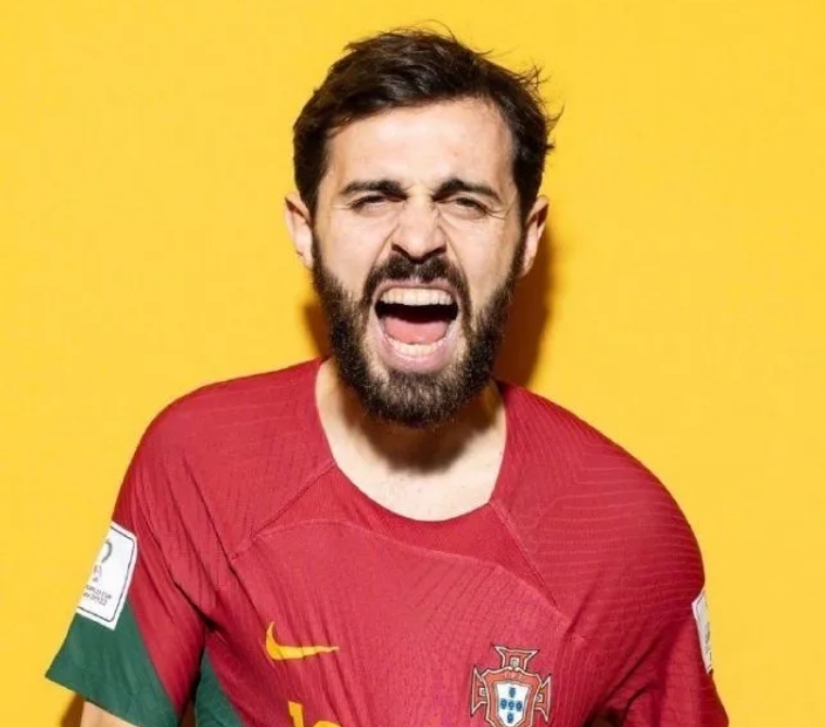 足球先生投票，葡萄牙队长临时换人！30岁巨星上位，享受佩佩待遇-葡萄牙足球国家队队徽