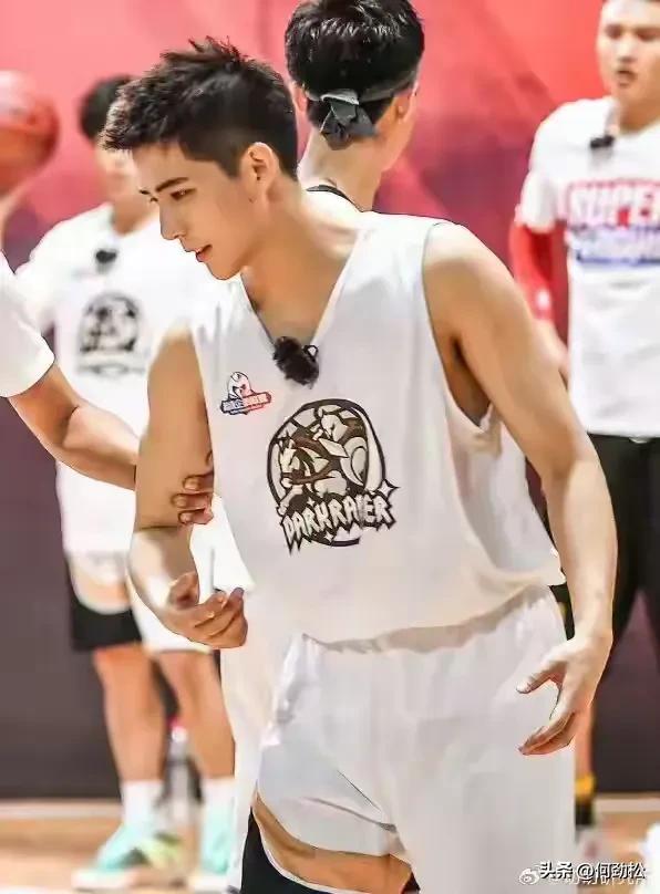 最帅男艺人再次洗牌，肖战李现登顶，杨洋第9于适4成毅3王一博第2-最帅的男明星 排名