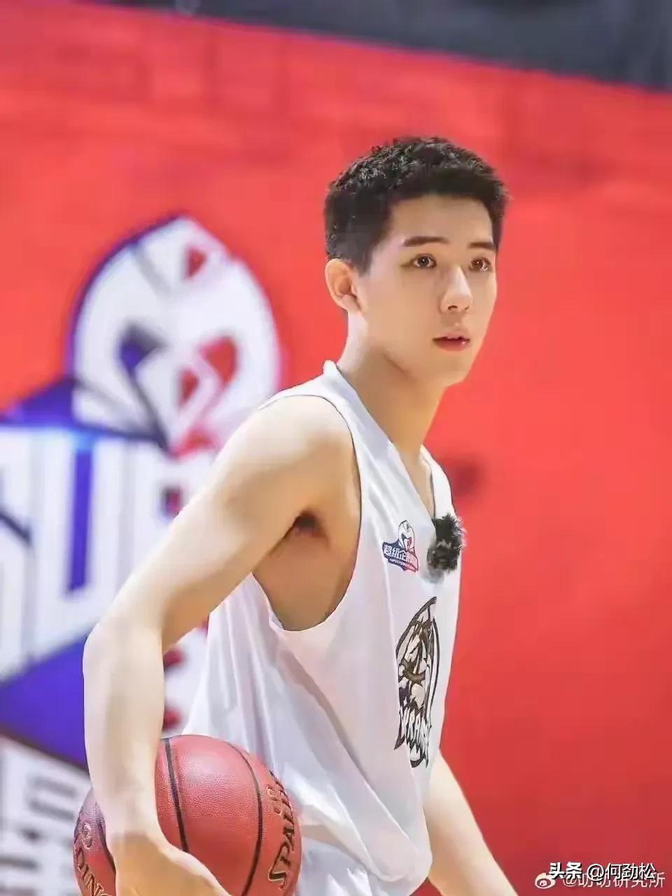 最帅男艺人再次洗牌，肖战李现登顶，杨洋第9于适4成毅3王一博第2-最帅的男明星 排名