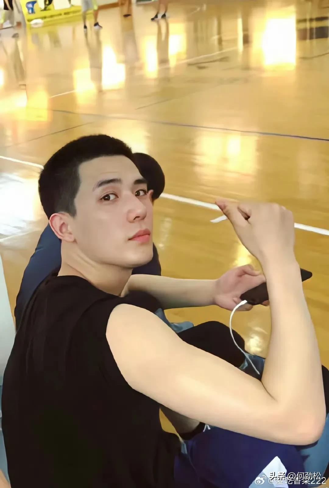 最帅男艺人再次洗牌，肖战李现登顶，杨洋第9于适4成毅3王一博第2-最帅的男明星 排名