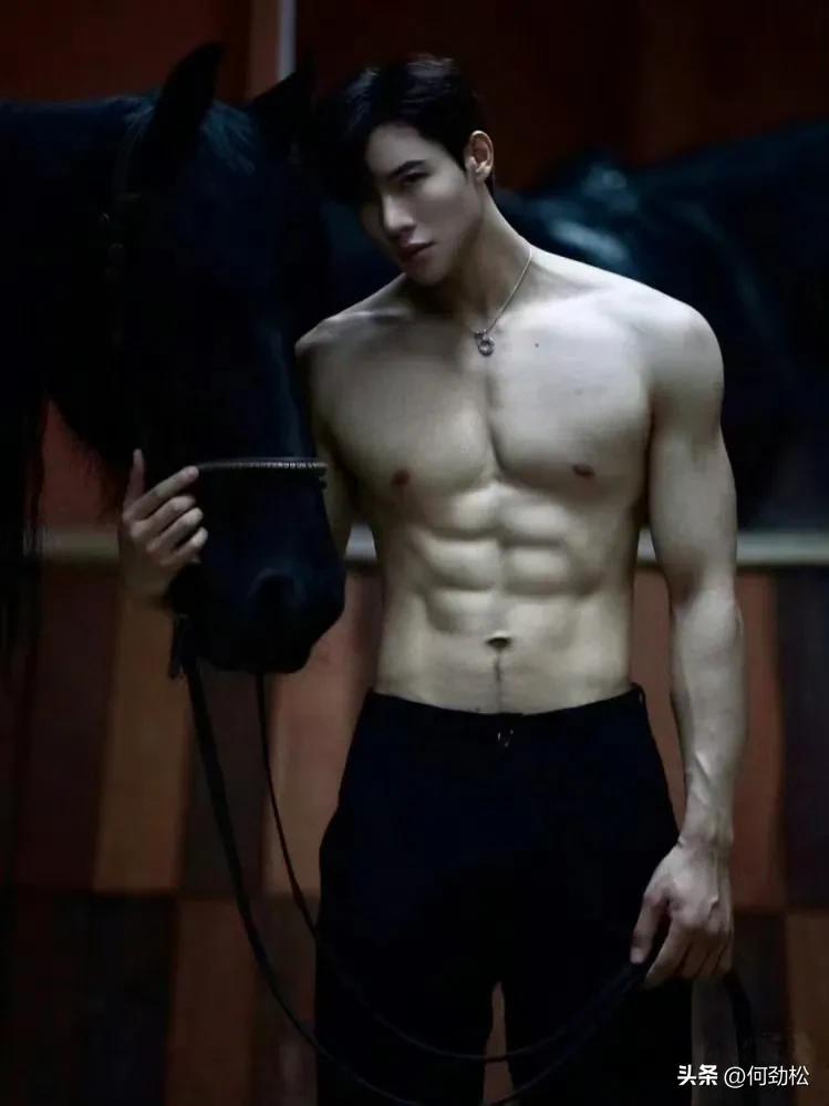 最帅男艺人再次洗牌，肖战李现登顶，杨洋第9于适4成毅3王一博第2-最帅的男明星 排名