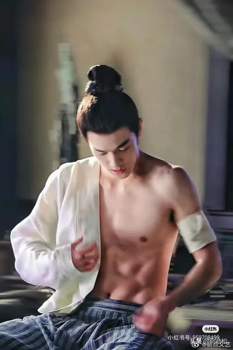 最帅男艺人再次洗牌，肖战李现登顶，杨洋第9于适4成毅3王一博第2-最帅的男明星 排名