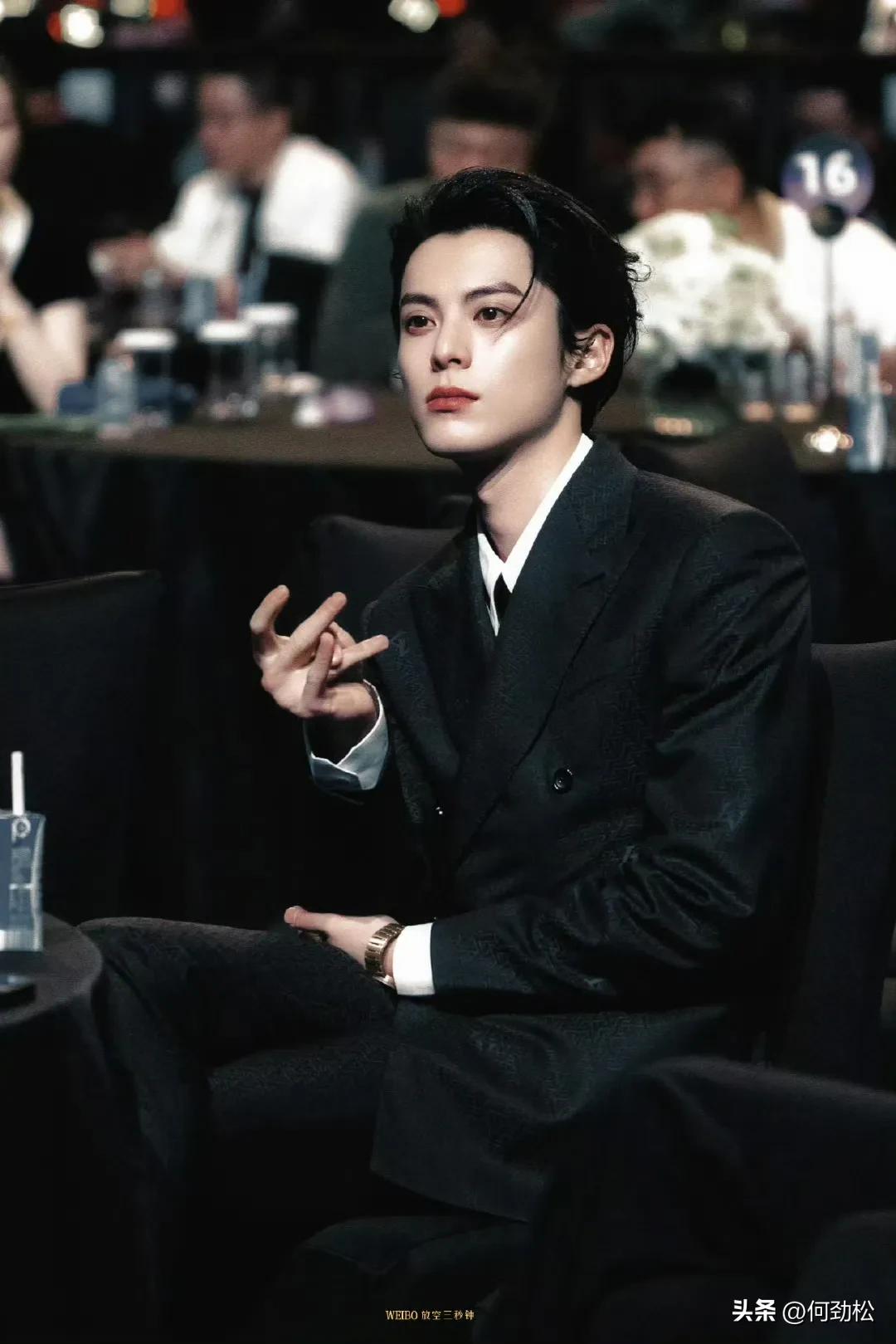 最帅男艺人再次洗牌，肖战李现登顶，杨洋第9于适4成毅3王一博第2-最帅的男明星 排名