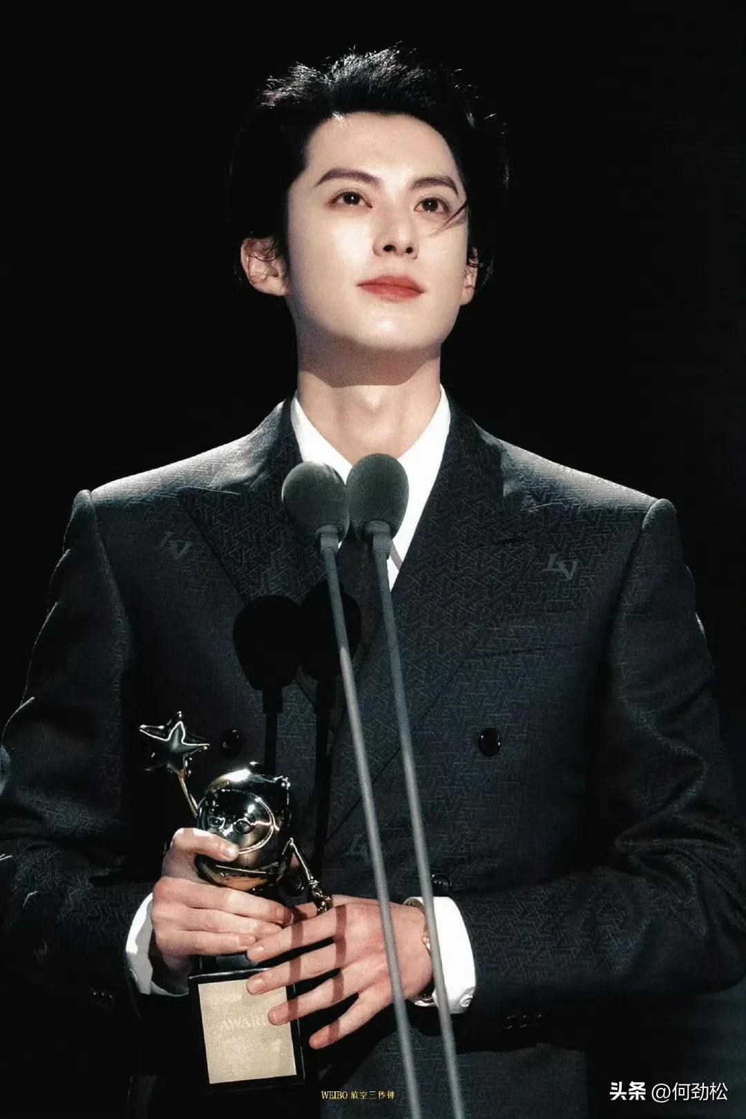 最帅男艺人再次洗牌，肖战李现登顶，杨洋第9于适4成毅3王一博第2-最帅的男明星 排名