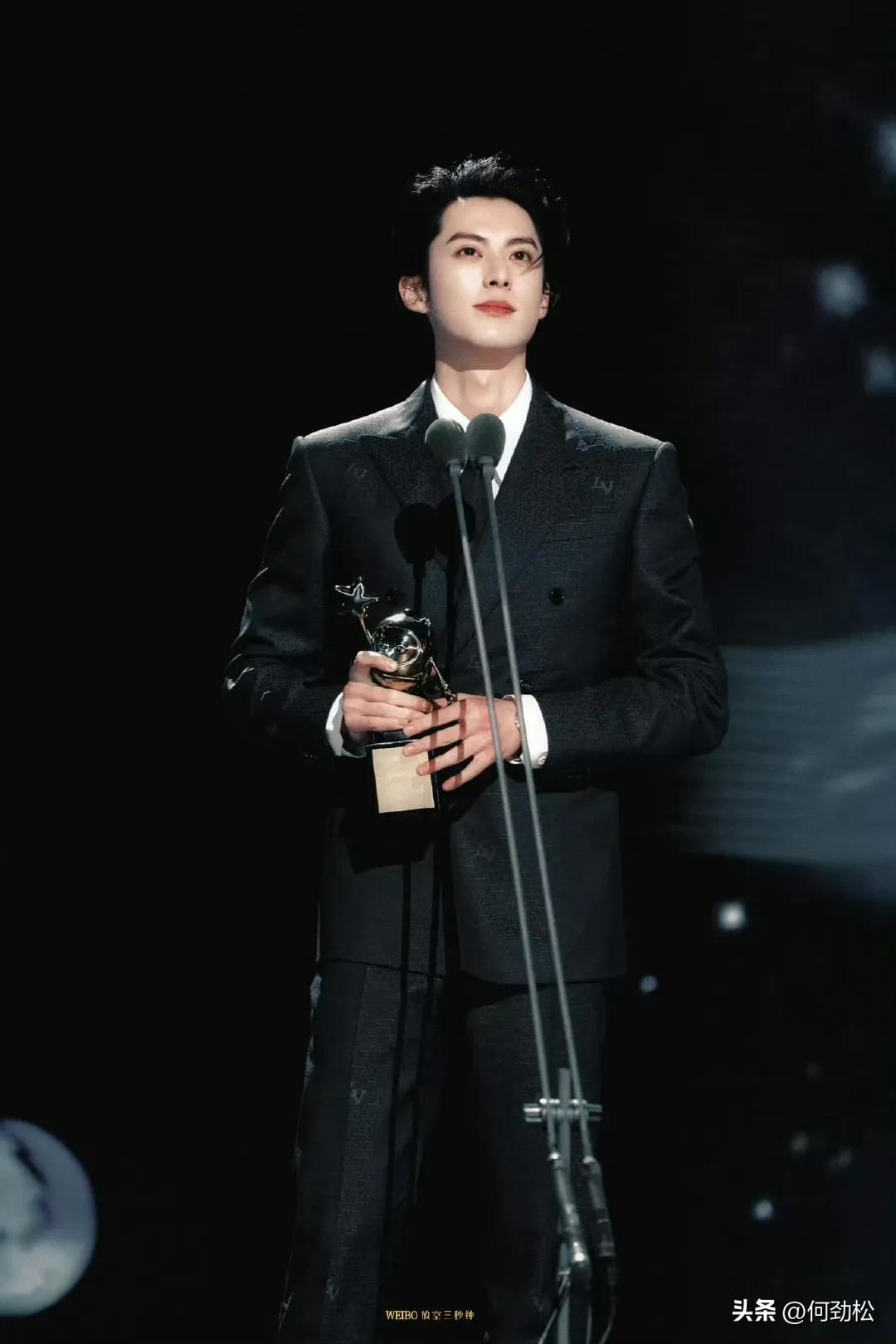 最帅男艺人再次洗牌，肖战李现登顶，杨洋第9于适4成毅3王一博第2-最帅的男明星 排名