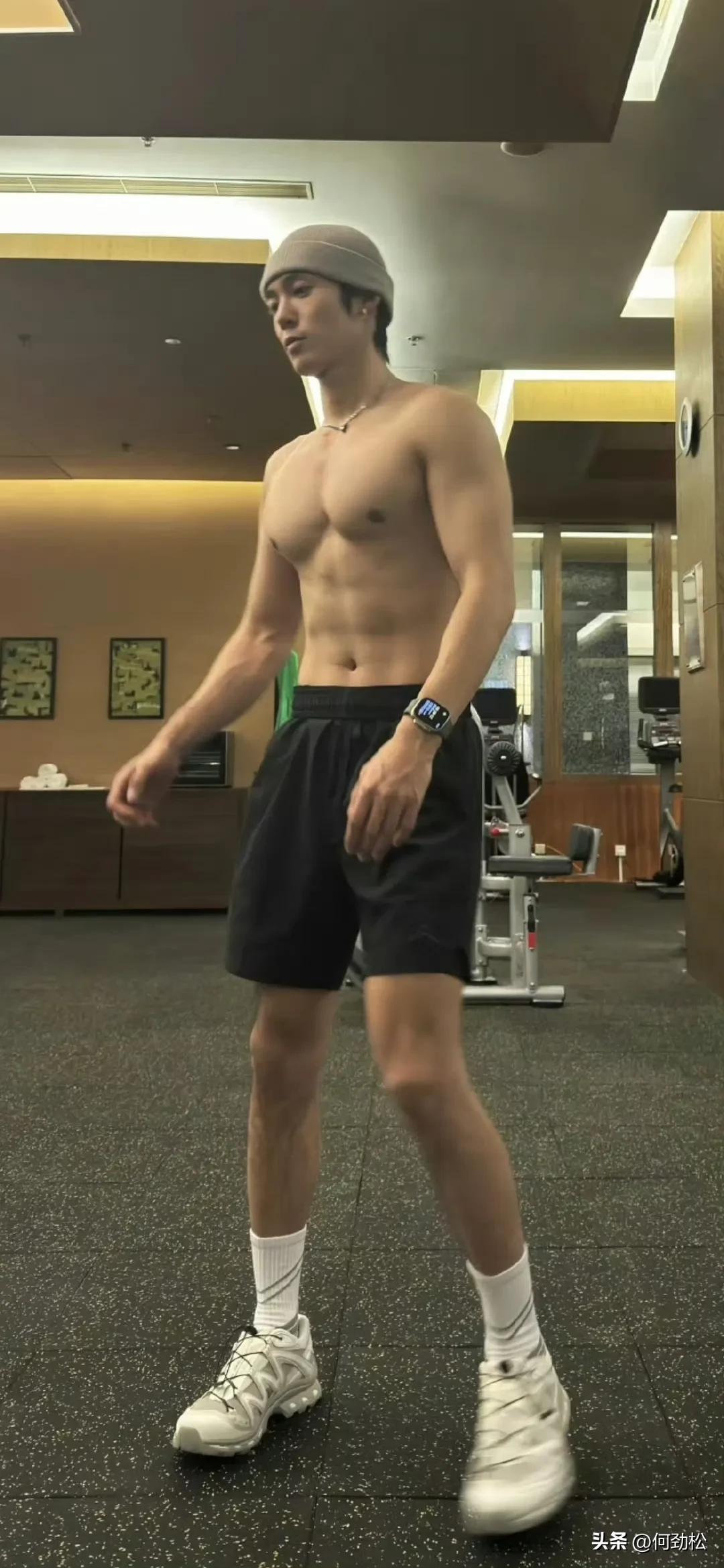 最帅男艺人再次洗牌，肖战李现登顶，杨洋第9于适4成毅3王一博第2-最帅的男明星 排名