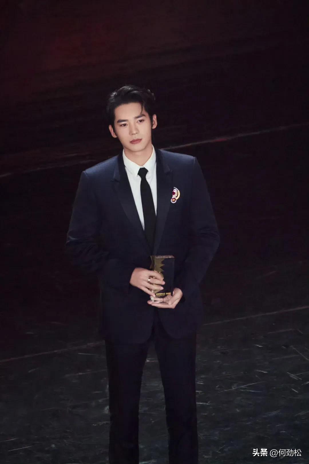 最帅男艺人再次洗牌，肖战李现登顶，杨洋第9于适4成毅3王一博第2-最帅的男明星 排名