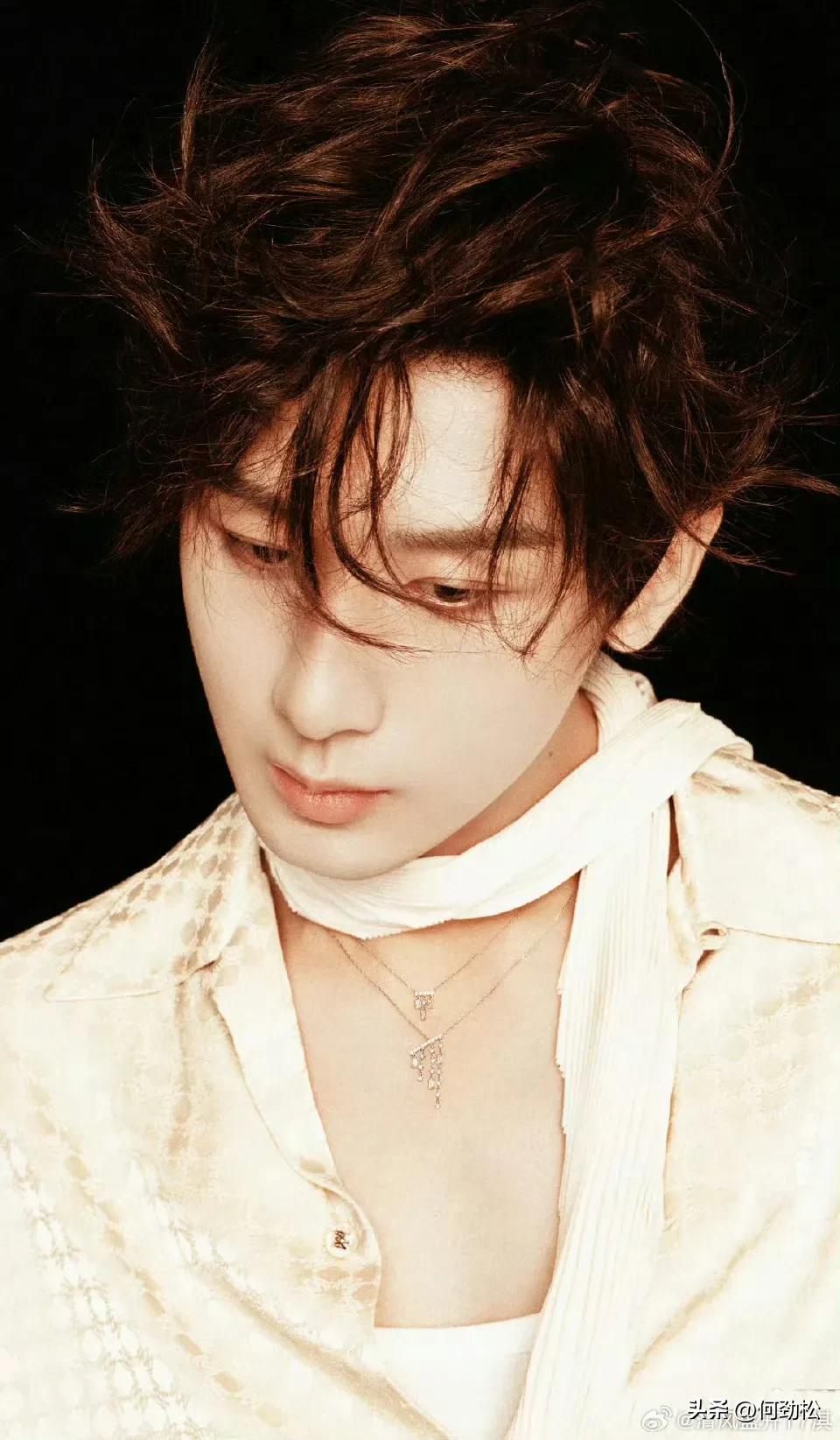 最帅男艺人再次洗牌，肖战李现登顶，杨洋第9于适4成毅3王一博第2-最帅的男明星 排名